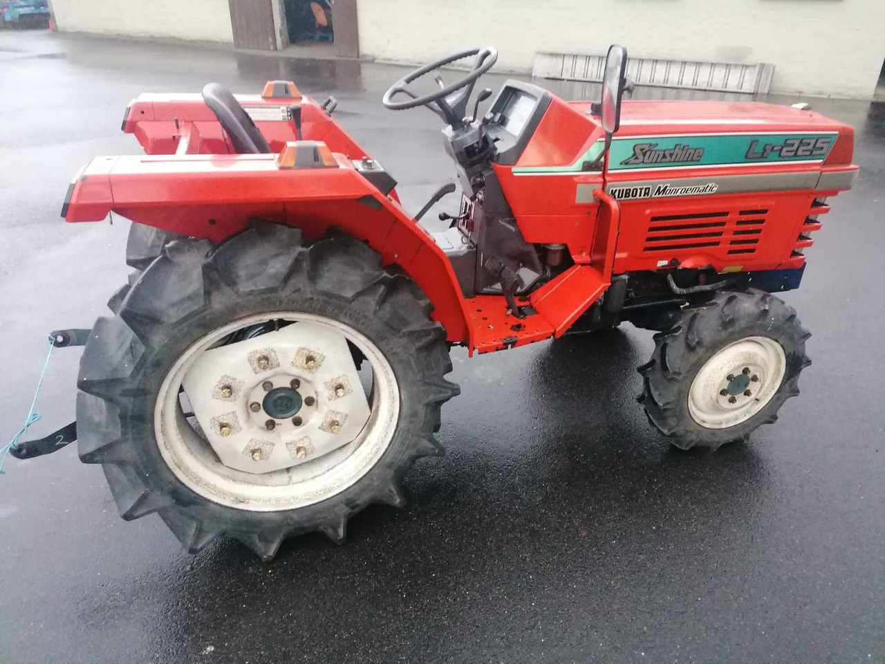 Kubota Sunshine L1-225 - Trattore piccolo: foto 3 Kubota Sunshine L1-225 - Trattore piccolo: foto 3