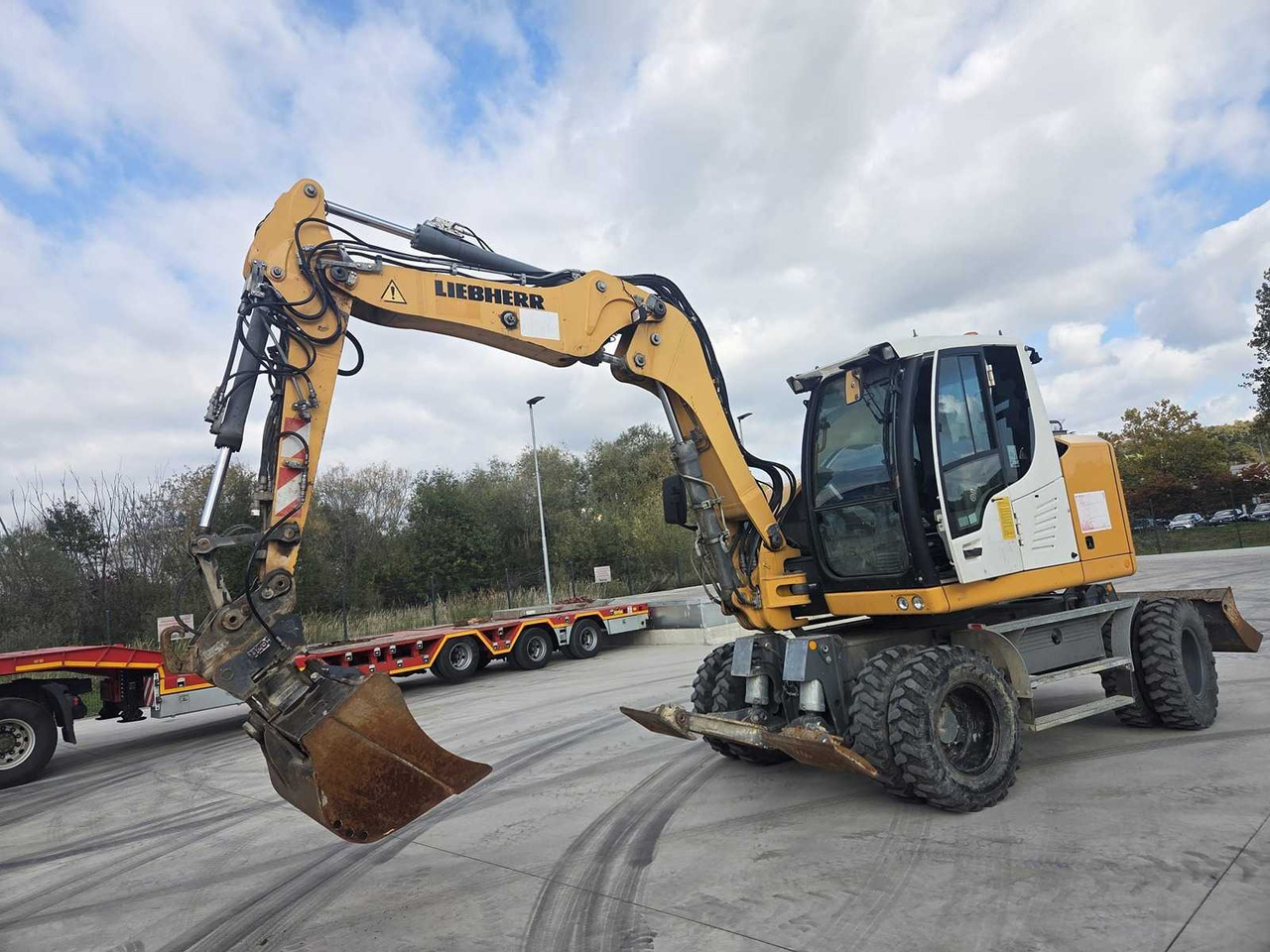 LIEBHERR - 912 COMPACT LITRONIC - WHEELED EXCAVATOR - 2017 - Escavatore gommato: foto 1 LIEBHERR - 912 COMPACT LITRONIC - WHEELED EXCAVATOR - 2017 - Escavatore gommato: foto 1