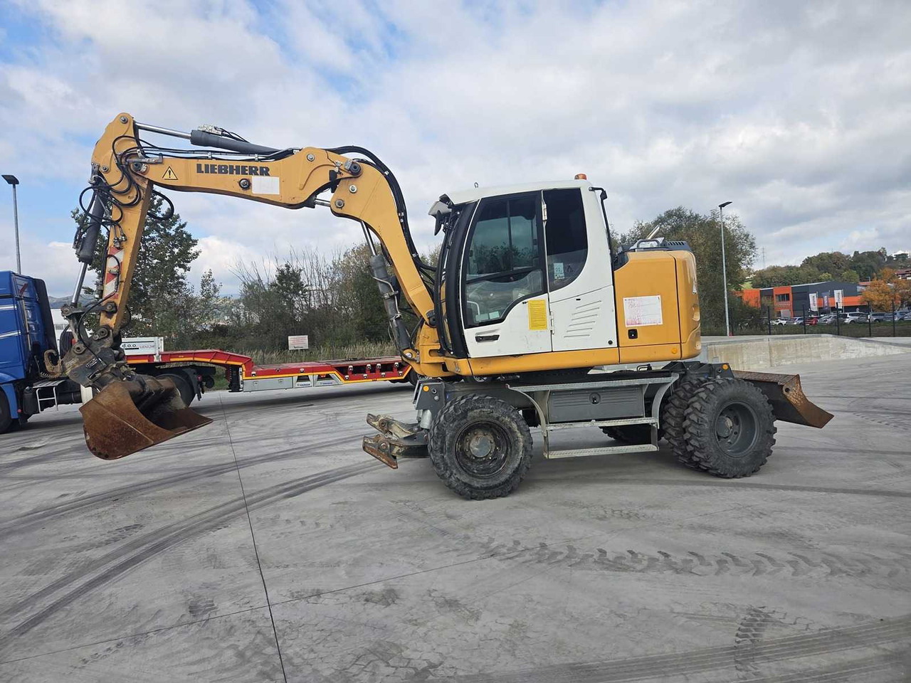 LIEBHERR - 912 COMPACT LITRONIC - WHEELED EXCAVATOR - 2017 - Escavatore gommato: foto 2 LIEBHERR - 912 COMPACT LITRONIC - WHEELED EXCAVATOR - 2017 - Escavatore gommato: foto 2