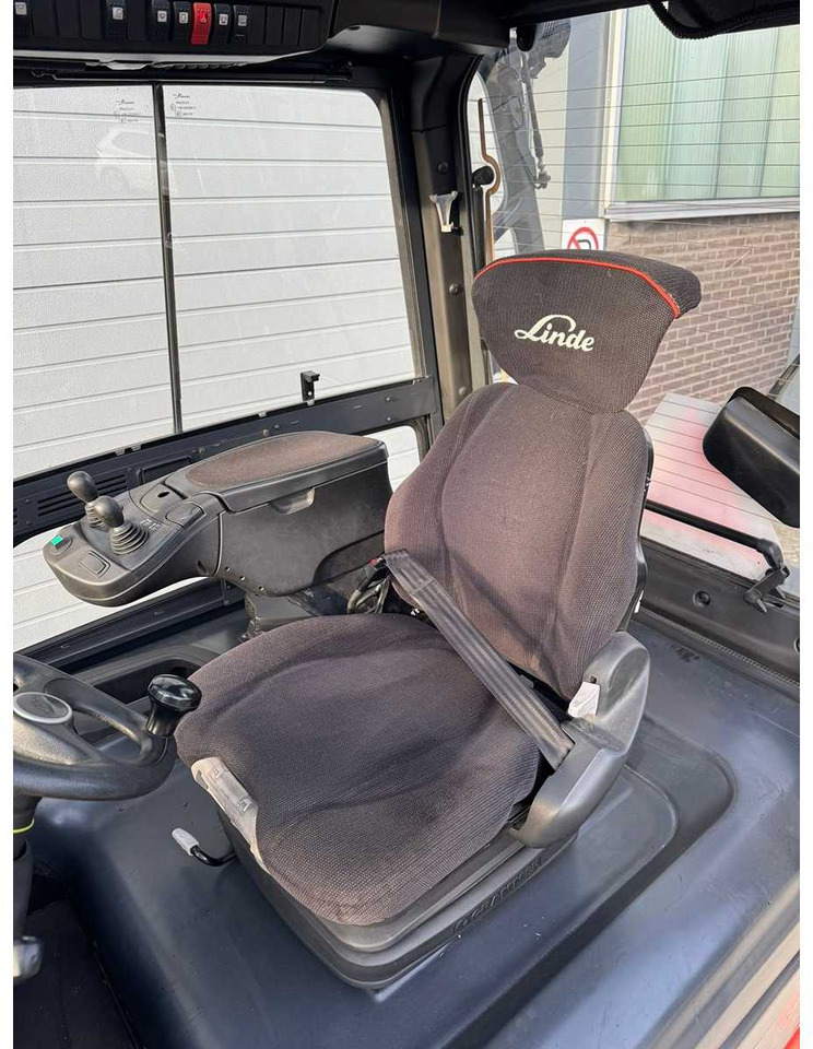 LINDE - 2020 - E-45-HL-01-600 - FORK POSITIONER, SIDE-SHIFT - FORKLIFT - Carrello elevatore: foto 5 LINDE - 2020 - E-45-HL-01-600 - FORK POSITIONER, SIDE-SHIFT - FORKLIFT - Carrello elevatore: foto 5