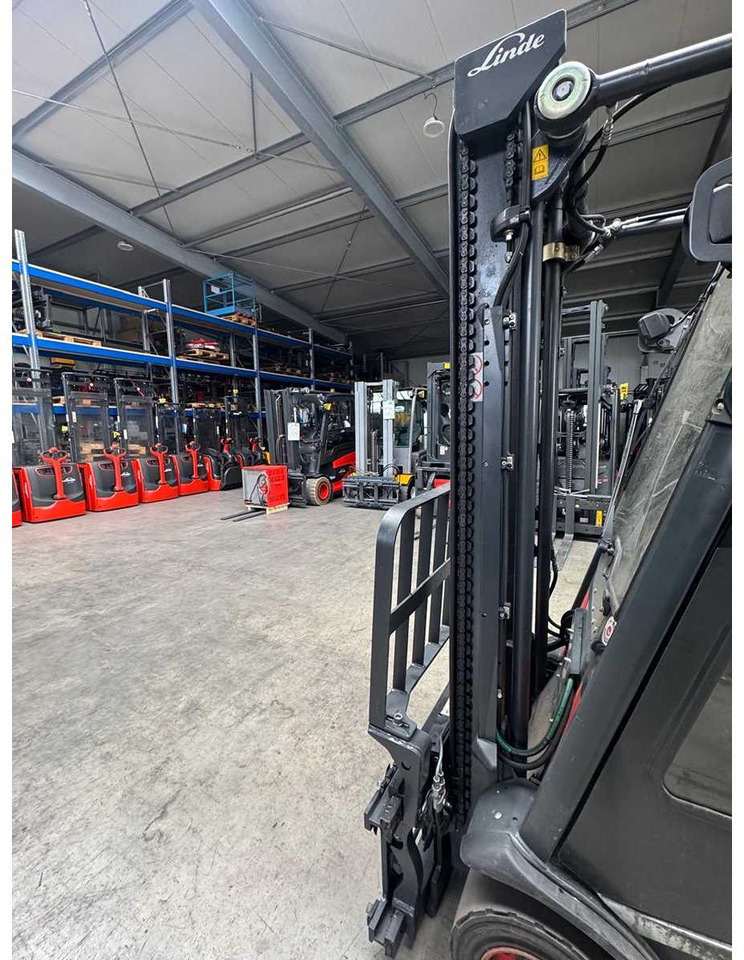 LINDE 386 E20 2.000KG LIFT MAST WITH TINE ADJUSTER FORK ADJUSTER SIDESHIFT E12 E14 E16 E18 - Carrello elevatore: foto 5 LINDE 386 E20 2.000KG LIFT MAST WITH TINE ADJUSTER FORK ADJUSTER SIDESHIFT E12 E14 E16 E18 - Carrello elevatore: foto 5