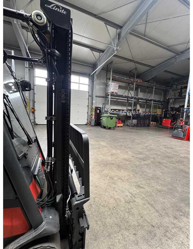 LINDE 386 E20 2.000KG LIFT MAST WITH TINE ADJUSTER FORK ADJUSTER SIDESHIFT E12 E14 E16 E18 - Carrello elevatore: foto 4 LINDE 386 E20 2.000KG LIFT MAST WITH TINE ADJUSTER FORK ADJUSTER SIDESHIFT E12 E14 E16 E18 - Carrello elevatore: foto 4