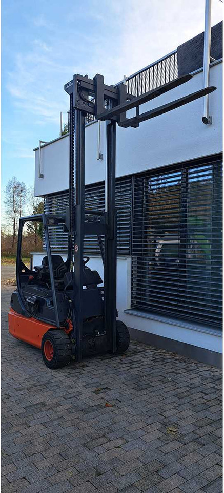 Carrello elevatore LINDE - E18C-02 - 2004 - FORKLIFT TRUCKS: foto 14 Carrello elevatore LINDE - E18C-02 - 2004 - FORKLIFT TRUCKS: foto 14