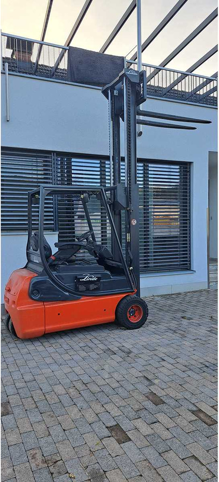 Carrello elevatore LINDE - E18C-02 - 2004 - FORKLIFT TRUCKS: foto 13 Carrello elevatore LINDE - E18C-02 - 2004 - FORKLIFT TRUCKS: foto 13