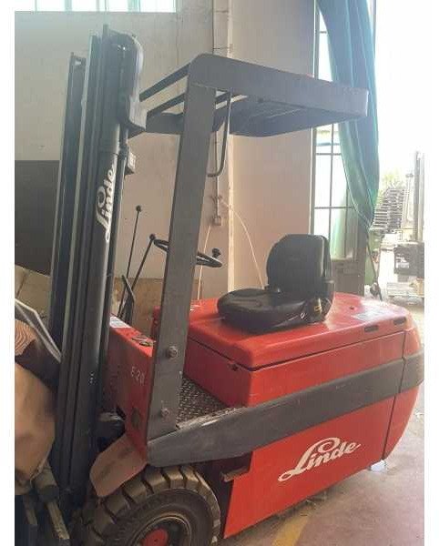 LINDE FORKLIFT - Carrello elevatore: foto 1 LINDE FORKLIFT - Carrello elevatore: foto 1