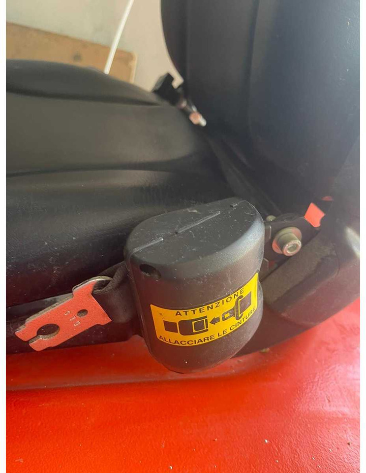 LINDE FORKLIFT - Carrello elevatore: foto 5 LINDE FORKLIFT - Carrello elevatore: foto 5