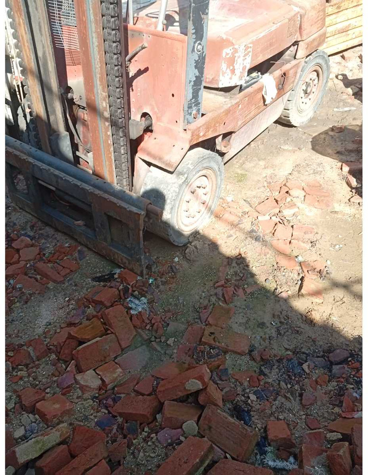 LINDE - H400 - DIESEL FORKLIFT TRUCK - 1989 - Carrello elevatore: foto 3 LINDE - H400 - DIESEL FORKLIFT TRUCK - 1989 - Carrello elevatore: foto 3