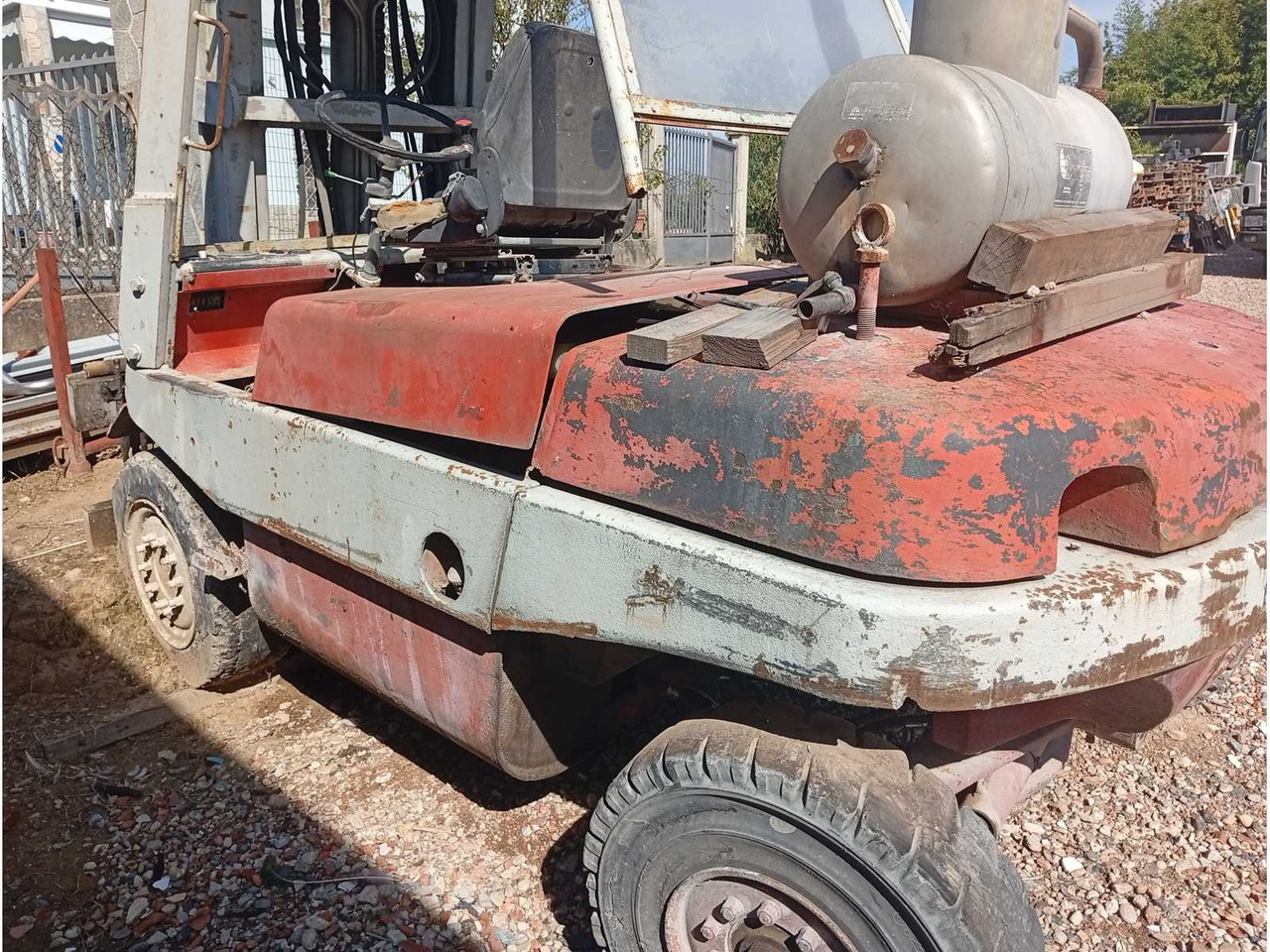 LINDE - H70D - DIESEL FORKLIFT - 2000 - Carrello elevatore: foto 1 LINDE - H70D - DIESEL FORKLIFT - 2000 - Carrello elevatore: foto 1