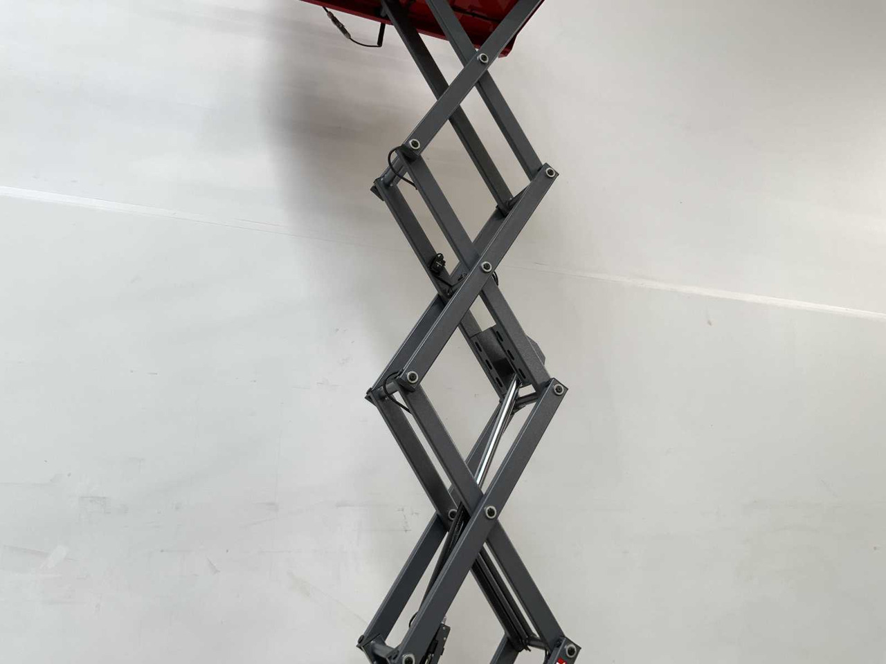 Piattaforma aerea MANTALL XE-60 MINI - SCISSOR LIFT AERIAL PLATFORM 6.4M 2024: foto 10 Piattaforma aerea MANTALL XE-60 MINI - SCISSOR LIFT AERIAL PLATFORM 6.4M 2024: foto 10