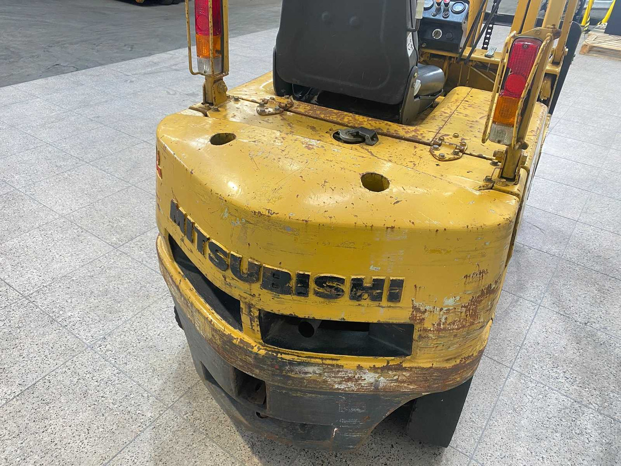 MITSUBISHI - FD 15 K - FORKLIFT TRUCK - Carrello elevatore: foto 4 MITSUBISHI - FD 15 K - FORKLIFT TRUCK - Carrello elevatore: foto 4