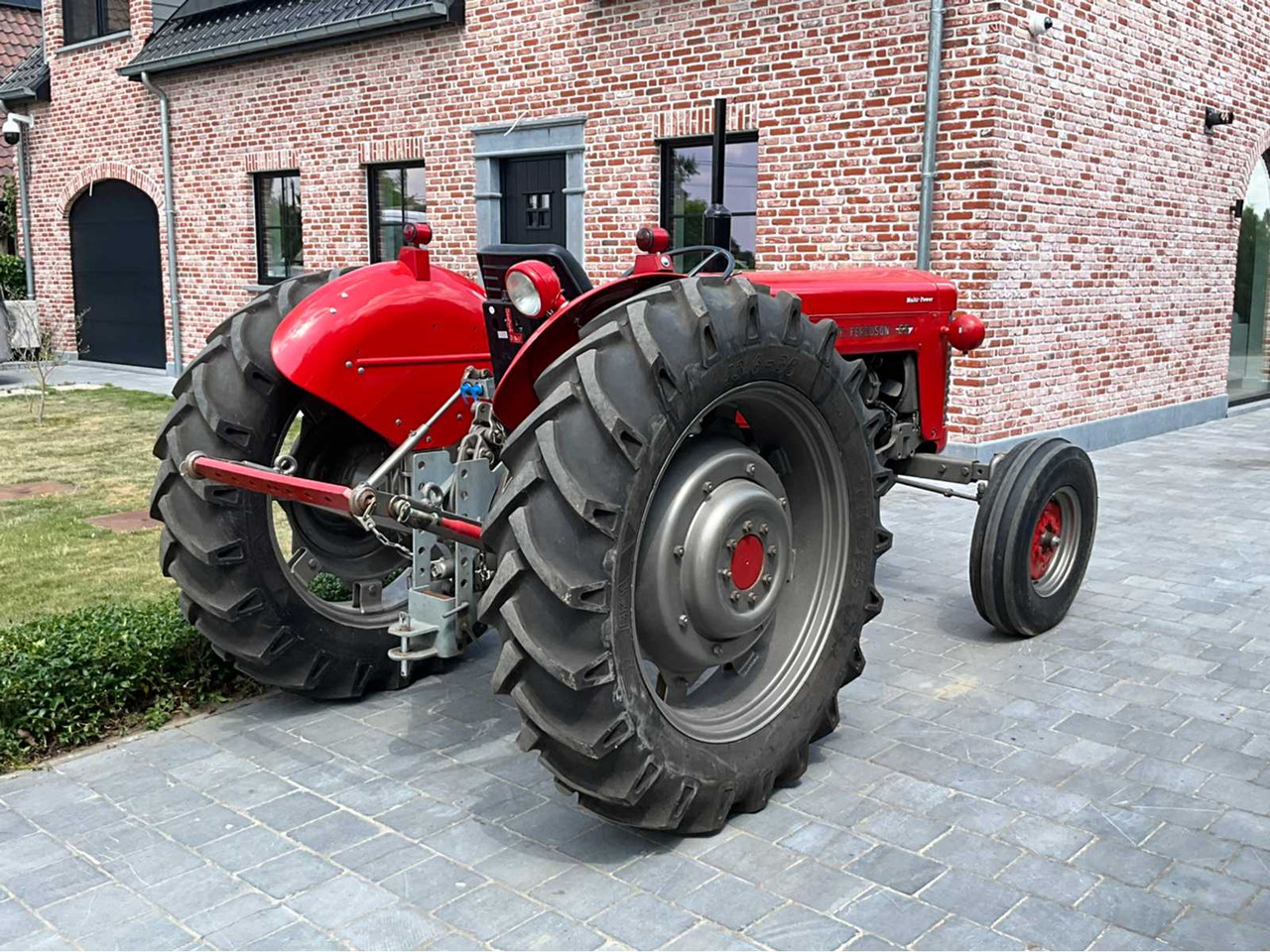 Massey Ferguson - Trattore: foto 5 Massey Ferguson - Trattore: foto 5
