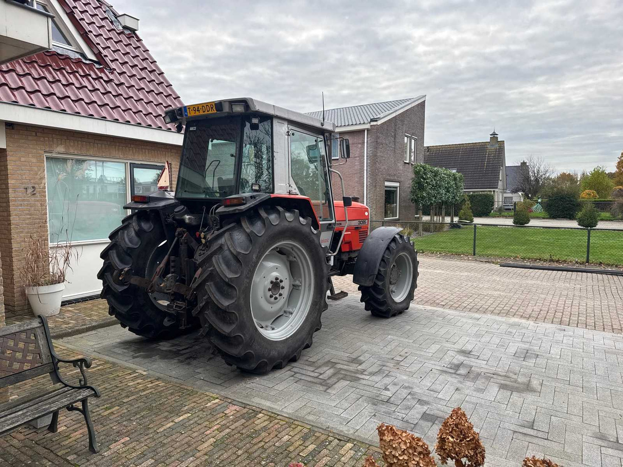Massey-Ferguson MASSEY-FERGUSON - 3095 DATATRONIC - ALL-WHEEL DRIVE AGRICULTURAL TRACTOR - Trattore: foto 5 Massey-Ferguson MASSEY-FERGUSON - 3095 DATATRONIC - ALL-WHEEL DRIVE AGRICULTURAL TRACTOR - Trattore: foto 5