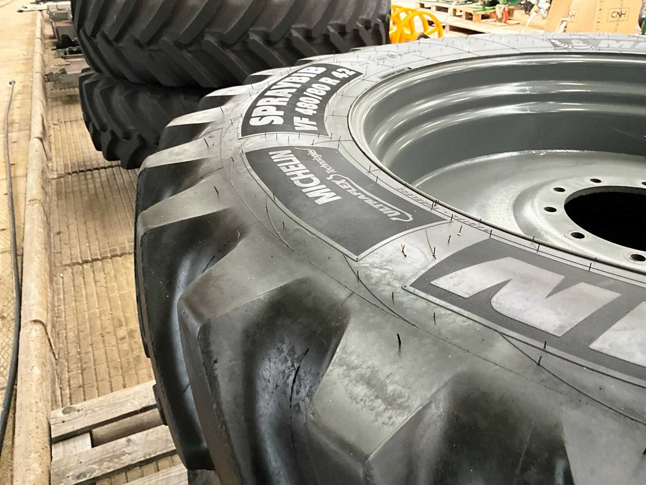 Cerchi e pneumatici per Trattore Michelin Spraybib: foto 10 Cerchi e pneumatici per Trattore Michelin Spraybib: foto 10