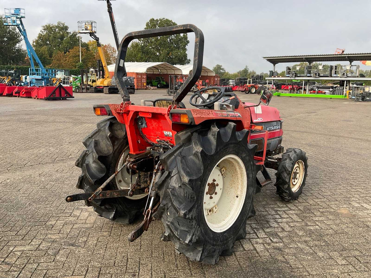 Mitsubishi MT331 - Trattore piccolo: foto 3 Mitsubishi MT331 - Trattore piccolo: foto 3