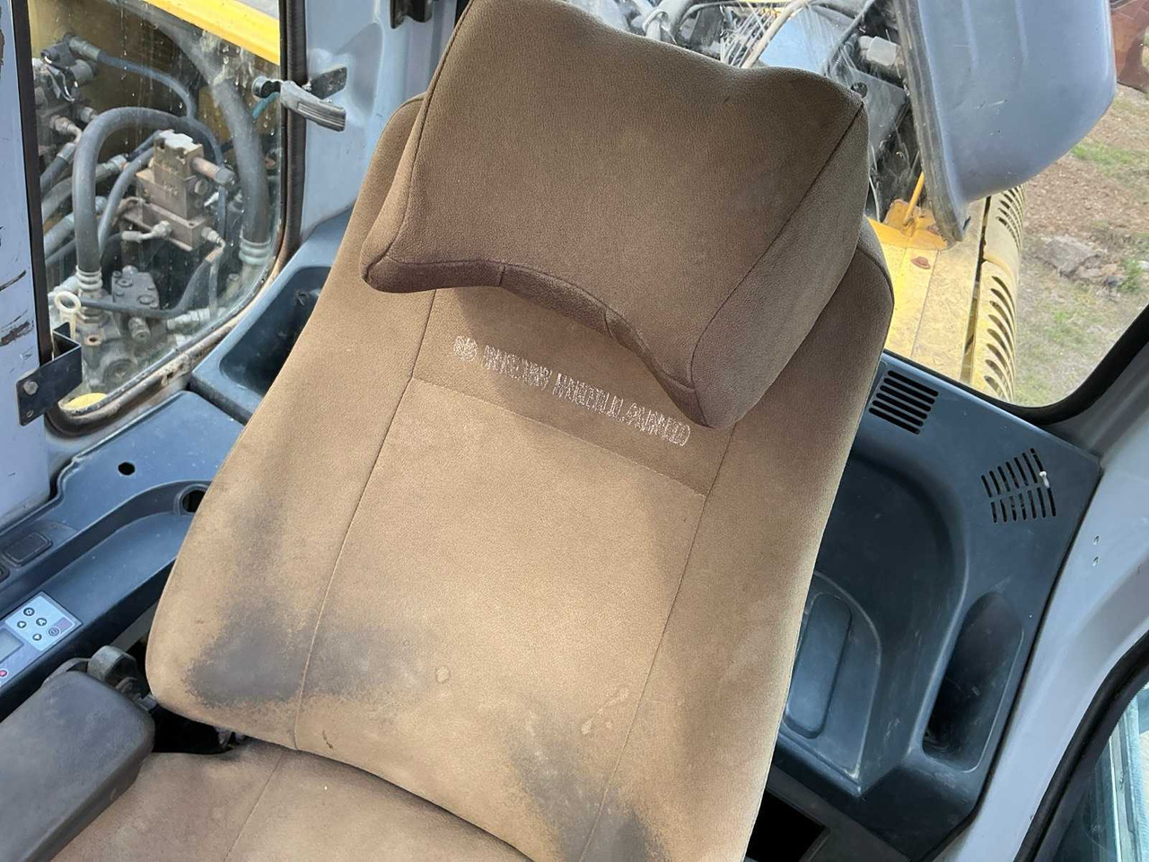 NEW HOLLAND KOBELCO NEW HOLLAND KOBELCO - E 215B - TRACKED EXCAVATOR - 2007 - Escavatore cingolato: foto 5 NEW HOLLAND KOBELCO NEW HOLLAND KOBELCO - E 215B - TRACKED EXCAVATOR - 2007 - Escavatore cingolato: foto 5