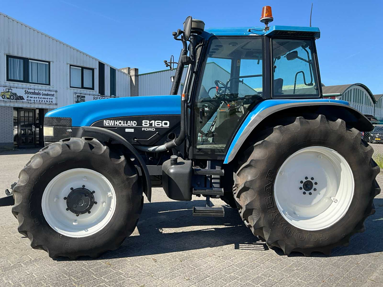 New Holland 8160 - Trattore: foto 5 New Holland 8160 - Trattore: foto 5