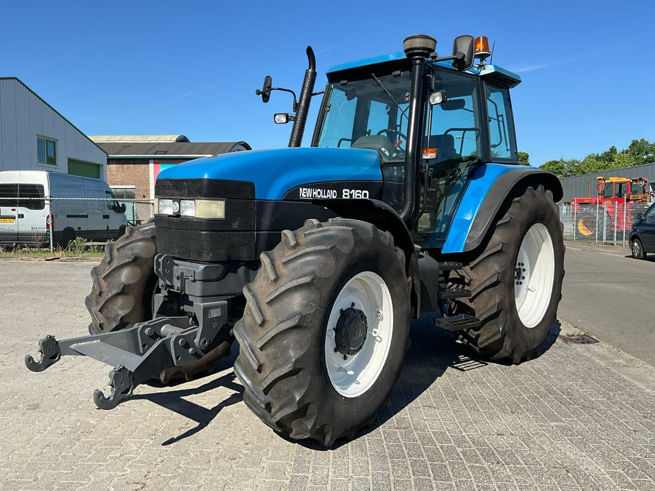 New Holland 8160 - Trattore: foto 1 New Holland 8160 - Trattore: foto 1