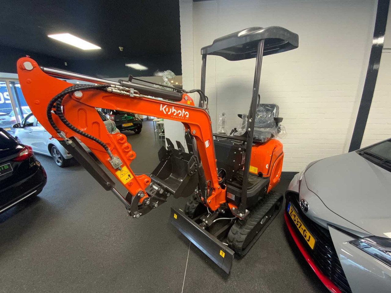 Powered-By-Kubota U105 - Miniescavatore: foto 1 Powered-By-Kubota U105 - Miniescavatore: foto 1