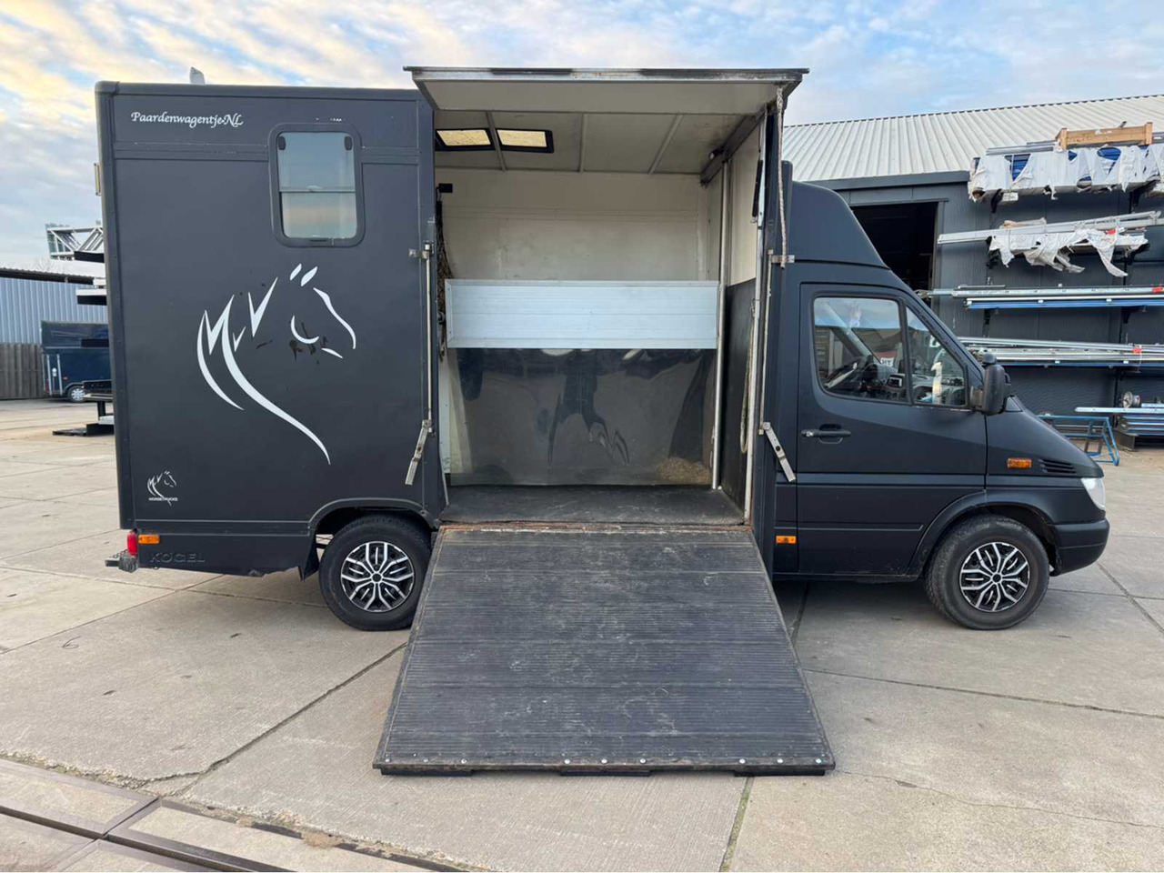 2002 MERCEDES-BENZ SPRINTER 903,6 P HORSE TRUCK - Rimorchio: foto 3 2002 MERCEDES-BENZ SPRINTER 903,6 P HORSE TRUCK - Rimorchio: foto 3