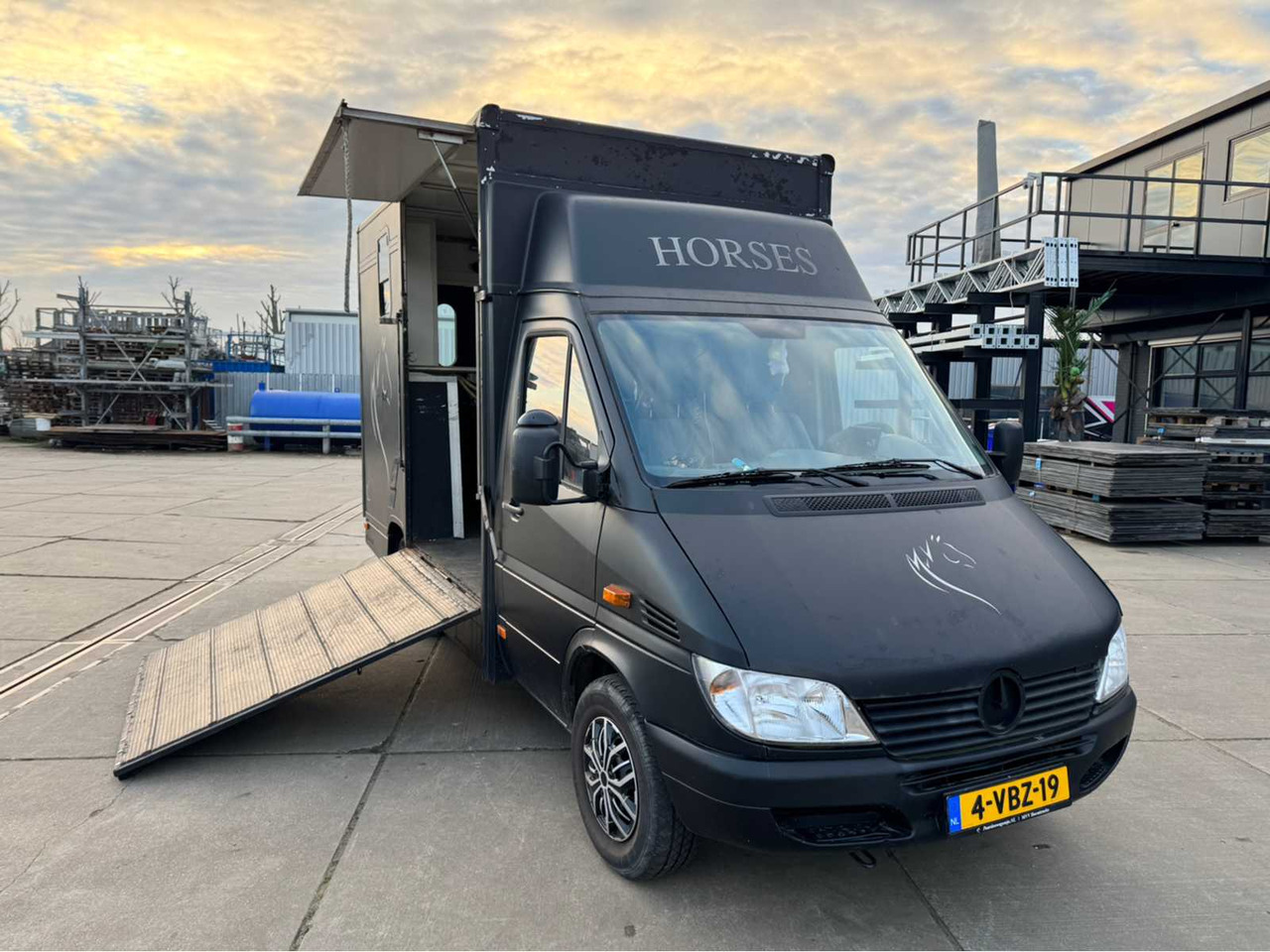 2002 MERCEDES-BENZ SPRINTER 903,6 P HORSE TRUCK - Rimorchio: foto 4 2002 MERCEDES-BENZ SPRINTER 903,6 P HORSE TRUCK - Rimorchio: foto 4