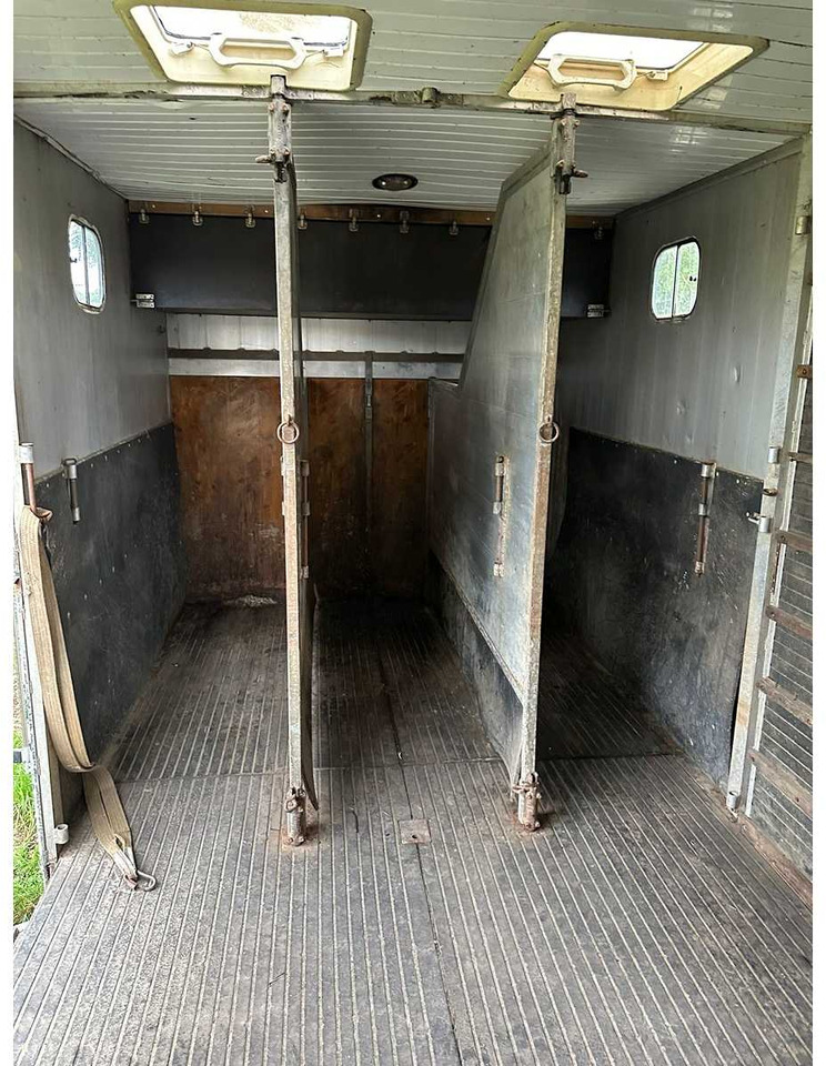 2002 VOLVO FL220 FL6H42R HORSE TRUCK - Rimorchio: foto 3 2002 VOLVO FL220 FL6H42R HORSE TRUCK - Rimorchio: foto 3