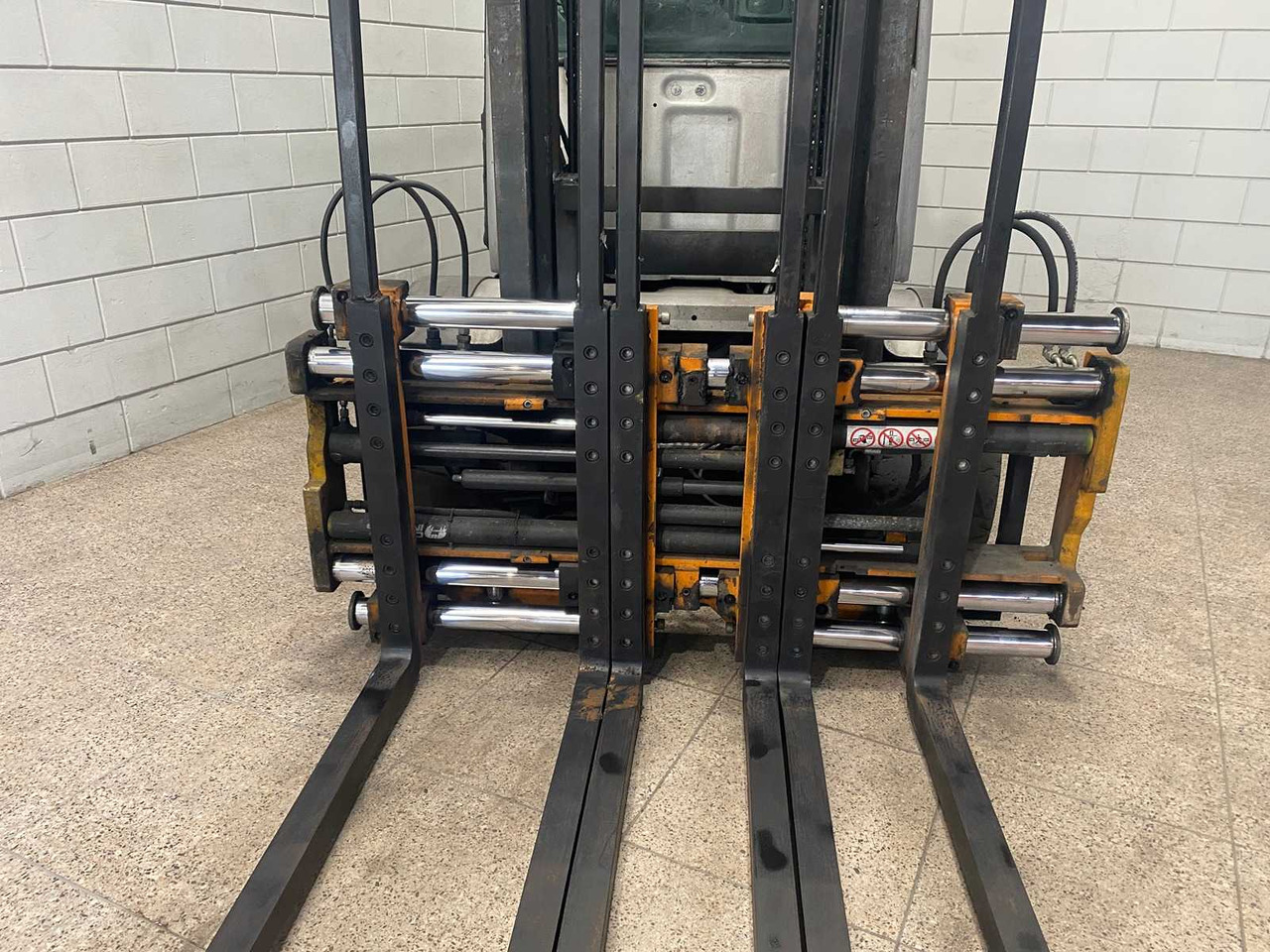 STILL - 2011 - RX60-40 - FORKLIFT TRUCK - Carrello elevatore: foto 4 STILL - 2011 - RX60-40 - FORKLIFT TRUCK - Carrello elevatore: foto 4