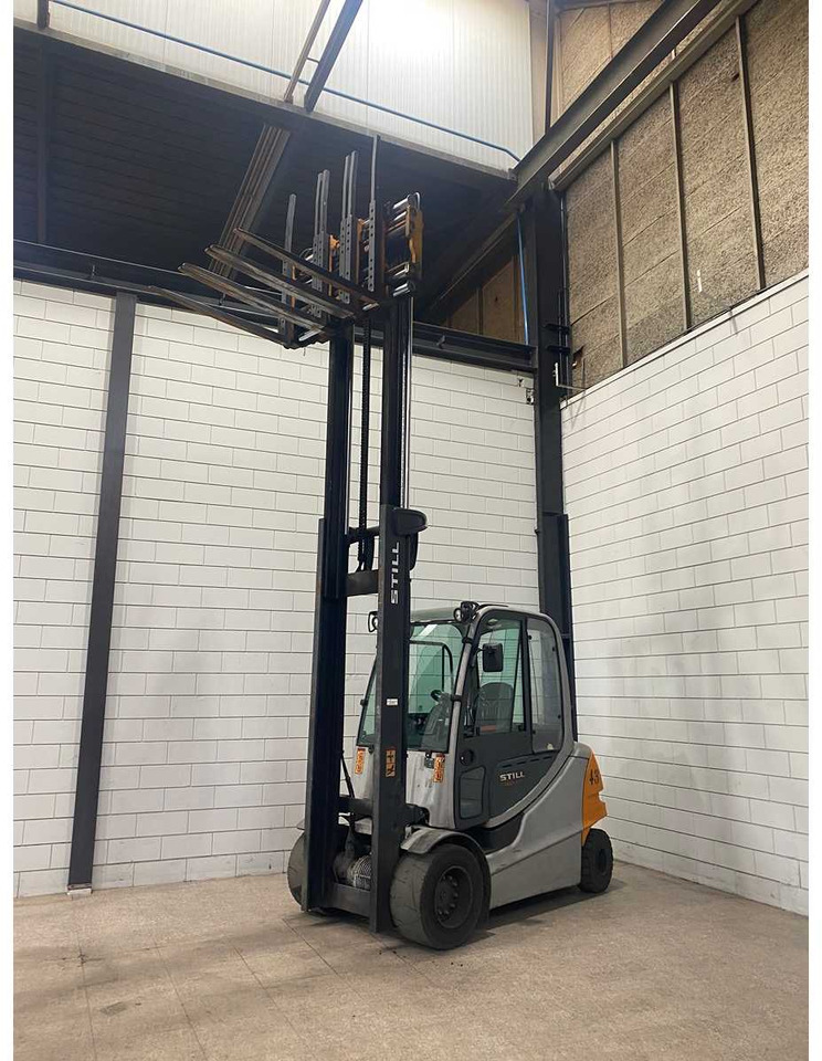 STILL - 2011 - RX60-40 - FORKLIFT TRUCK - Carrello elevatore: foto 3 STILL - 2011 - RX60-40 - FORKLIFT TRUCK - Carrello elevatore: foto 3