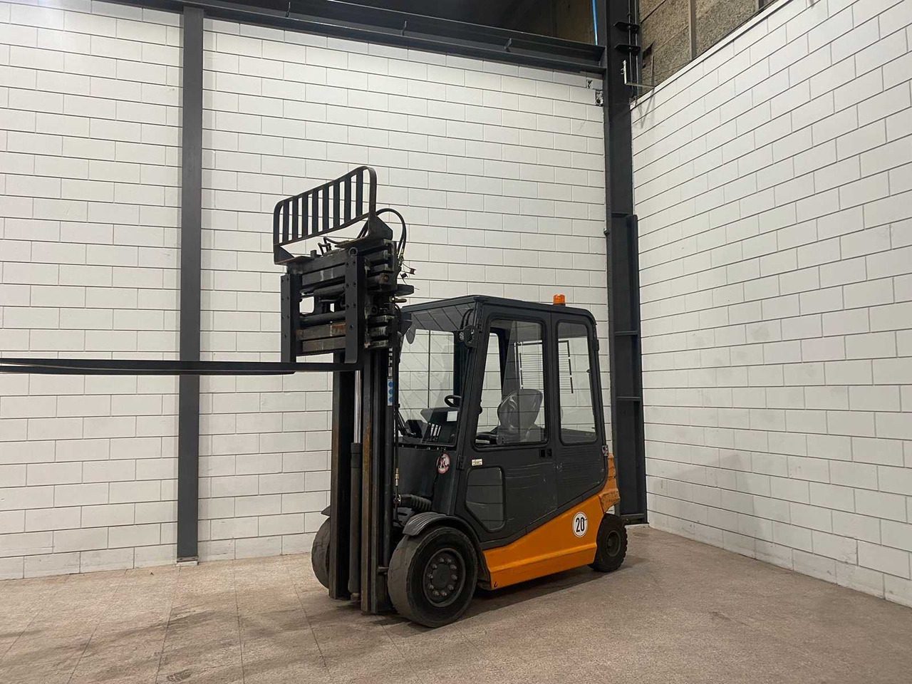 STILL - R60-40 - FORKLIFT - SIDE-SHIFT - FORK SETTER - Carrello elevatore: foto 1 STILL - R60-40 - FORKLIFT - SIDE-SHIFT - FORK SETTER - Carrello elevatore: foto 1