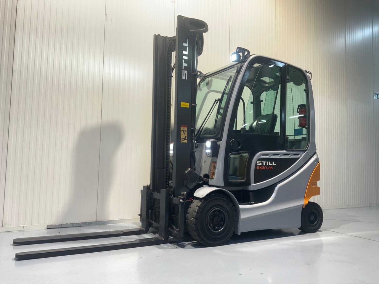 STILL RX60-25 - 2500KG LIFTING CAPACITY - 3865 HOURS - FORKLIFT - Carrello elevatore: foto 1 STILL RX60-25 - 2500KG LIFTING CAPACITY - 3865 HOURS - FORKLIFT - Carrello elevatore: foto 1