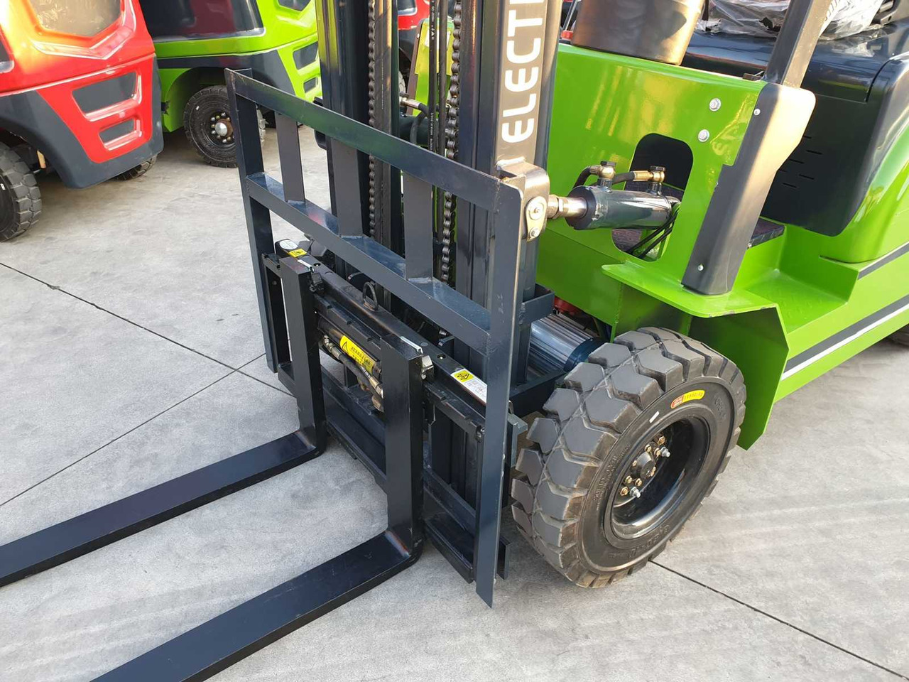 STIPP LI-ION FORKLIFT - Carrello elevatore: foto 3 STIPP LI-ION FORKLIFT - Carrello elevatore: foto 3