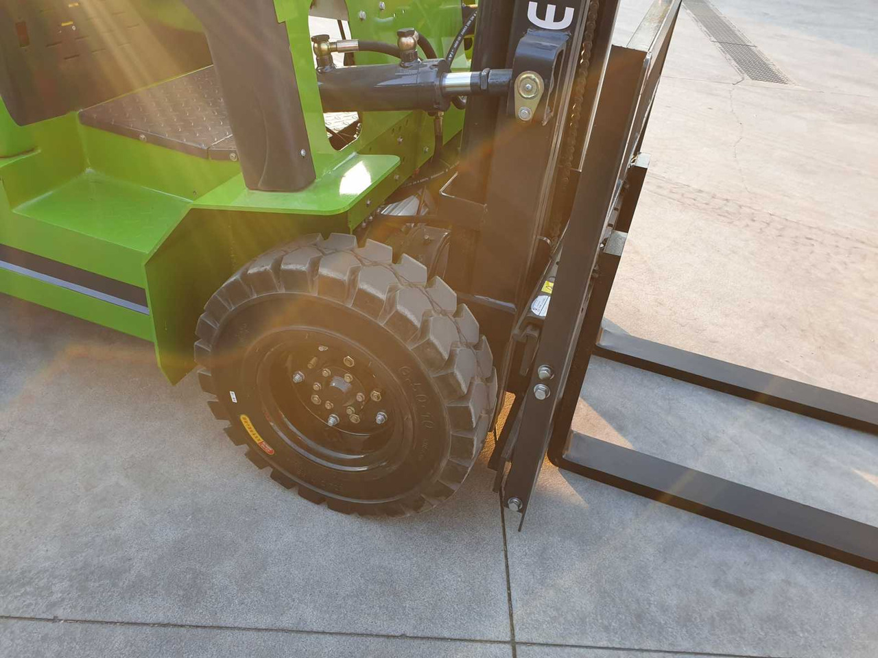 STIPP LI-ION FORKLIFT - Carrello elevatore: foto 5 STIPP LI-ION FORKLIFT - Carrello elevatore: foto 5