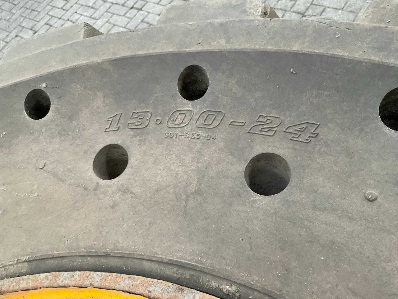 Shun Gin JCB verreiker - Cerchi e pneumatici per Trattore: foto 5 Shun Gin JCB verreiker - Cerchi e pneumatici per Trattore: foto 5