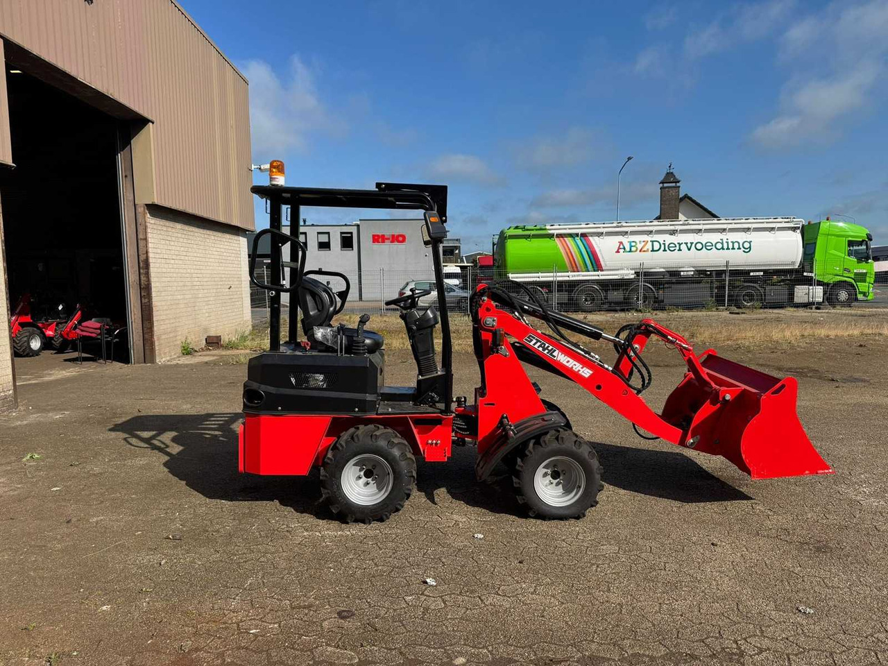 Stahlworks 2024 STAHLWORKS R906 SHOVEL - Pala gommata: foto 2 Stahlworks 2024 STAHLWORKS R906 SHOVEL - Pala gommata: foto 2