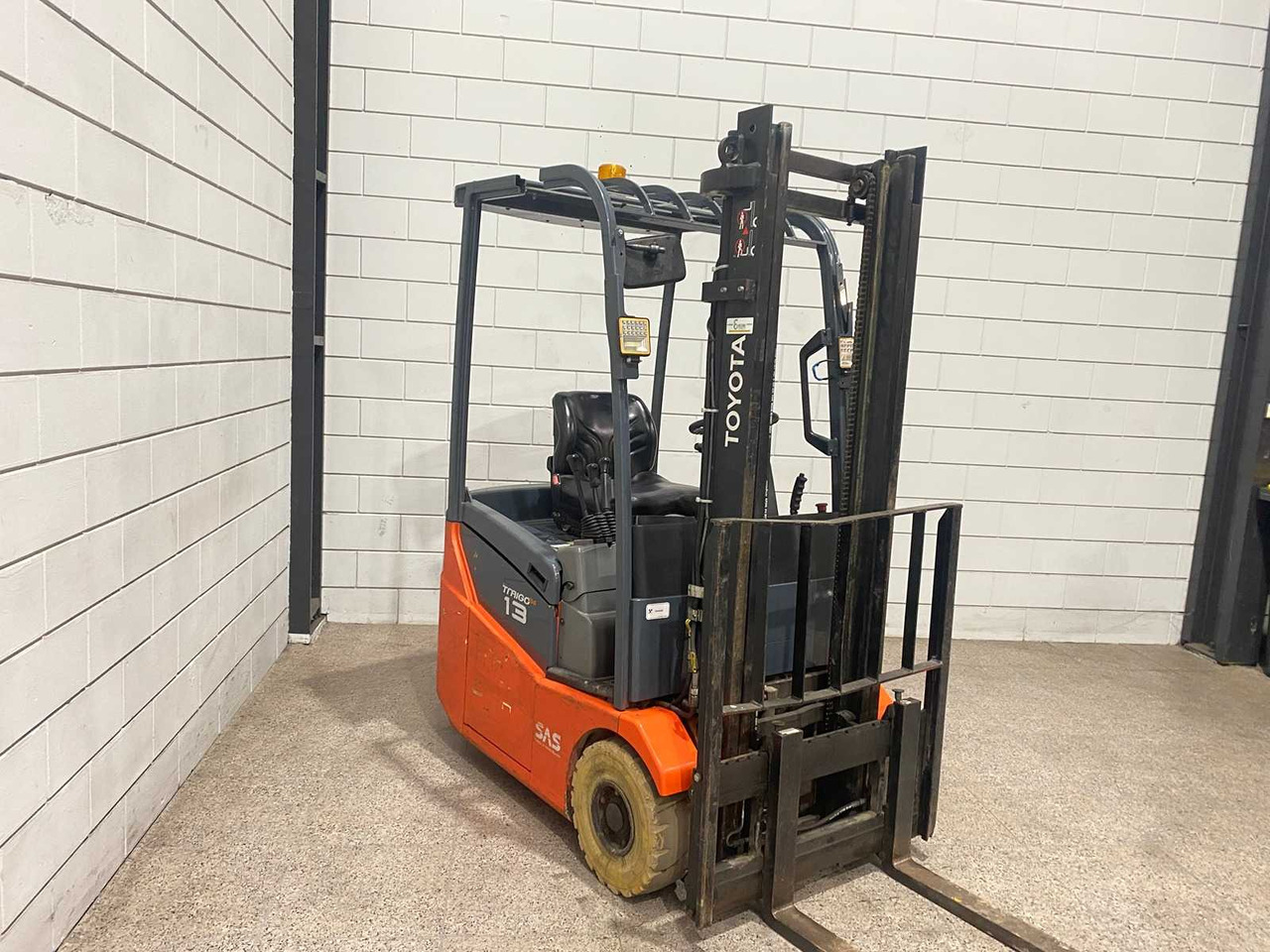 TOYOTA - 2012 - 7FBEST13 - FORKLIFT - Carrello elevatore: foto 2 TOYOTA - 2012 - 7FBEST13 - FORKLIFT - Carrello elevatore: foto 2