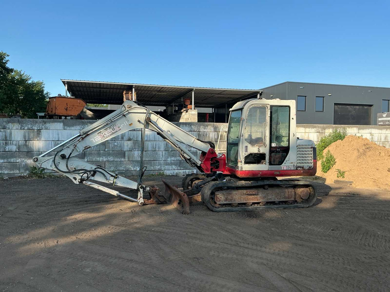 Takeuchi TB175 - Escavatore cingolato: foto 1 Takeuchi TB175 - Escavatore cingolato: foto 1