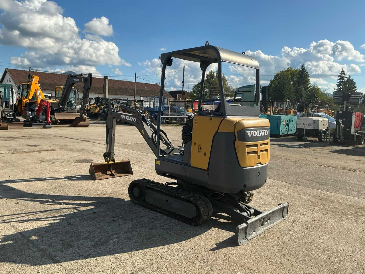 VOLVO EC 18 D - Miniescavatore: foto 3 VOLVO EC 18 D - Miniescavatore: foto 3
