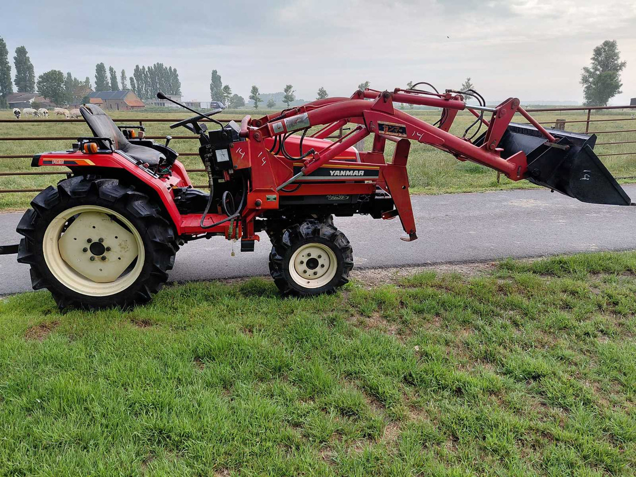 Yanmar F175 - Trattore piccolo: foto 3 Yanmar F175 - Trattore piccolo: foto 3