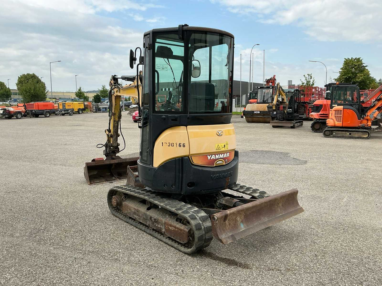 Yanmar VIO25-4 - Escavatore cingolato: foto 3 Yanmar VIO25-4 - Escavatore cingolato: foto 3