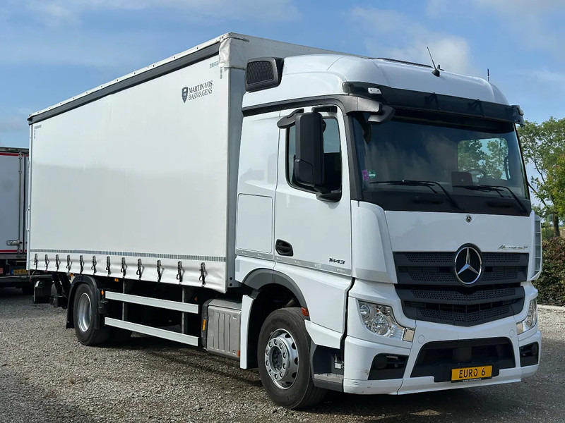Mercedes-Benz Actros 1843 ACTROS 1843L 2022. 183432km Schuifzeil met Laadklep 2000kg - Camion centinato: foto 2 Mercedes-Benz Actros 1843 ACTROS 1843L 2022. 183432km Schuifzeil met Laadklep 2000kg - Camion centinato: foto 2