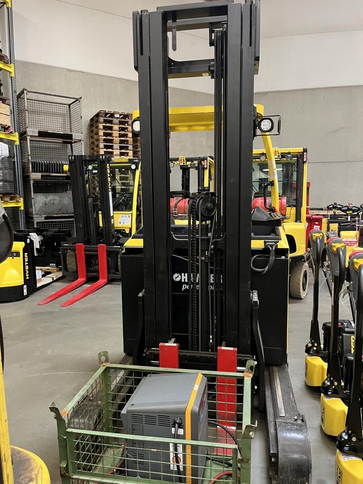Hyster R1.4 - Carrello retrattile: foto 1 Hyster R1.4 - Carrello retrattile: foto 1