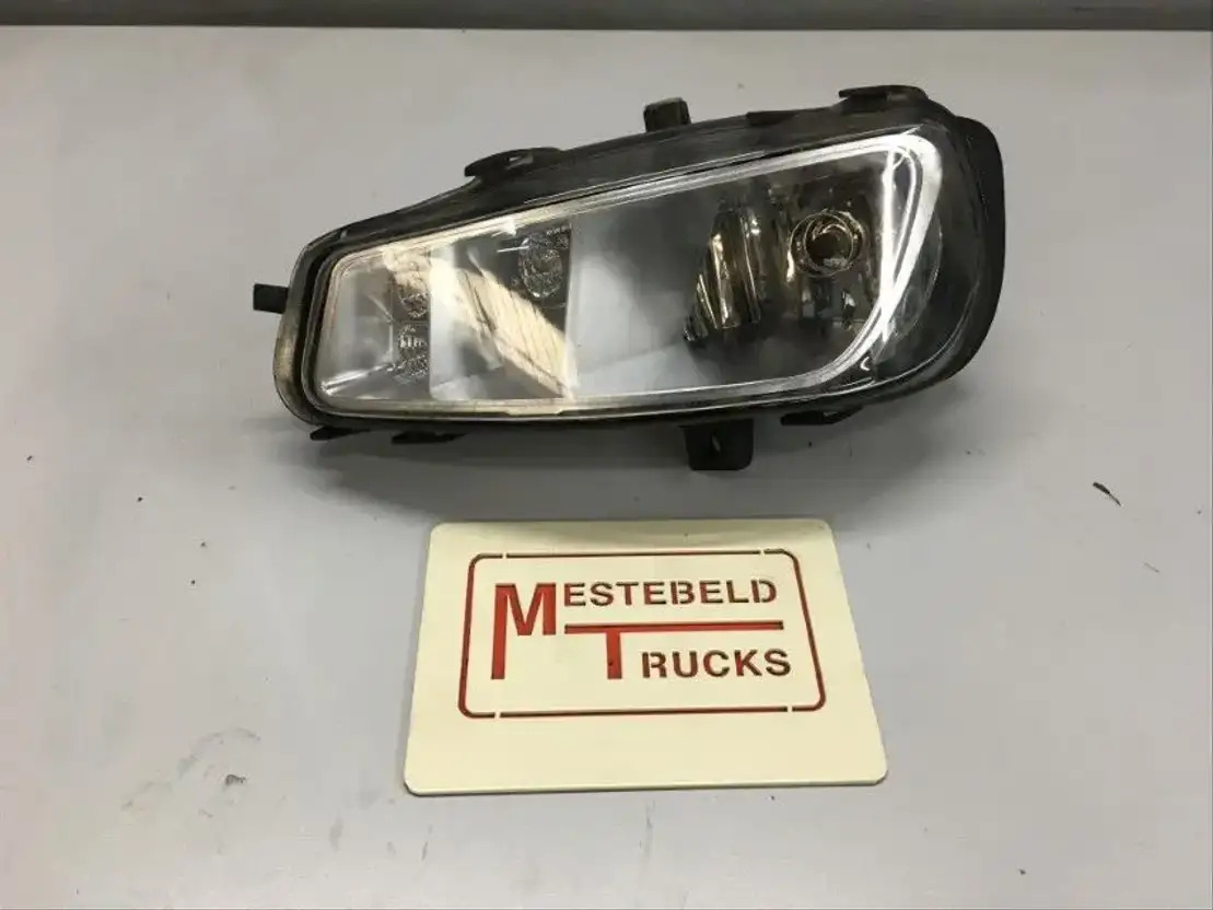 Mercedes-Benz Mistlamp rechts - Cabina e interni per Camion: foto 1 Mercedes-Benz Mistlamp rechts - Cabina e interni per Camion: foto 1