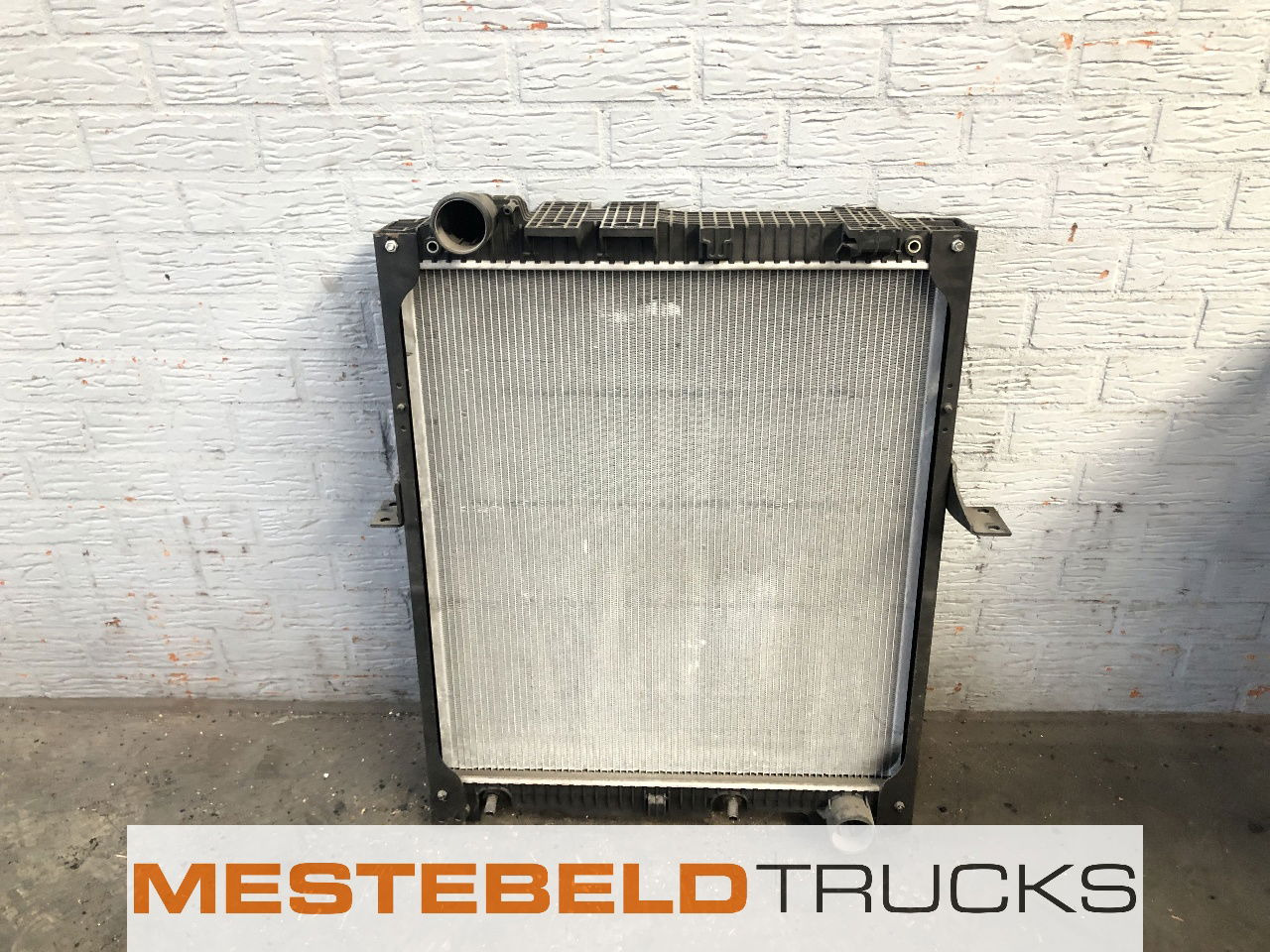 Mercedes-Benz Radiateur - Sistema di raffreddamento per Camion: foto 2 Mercedes-Benz Radiateur - Sistema di raffreddamento per Camion: foto 2