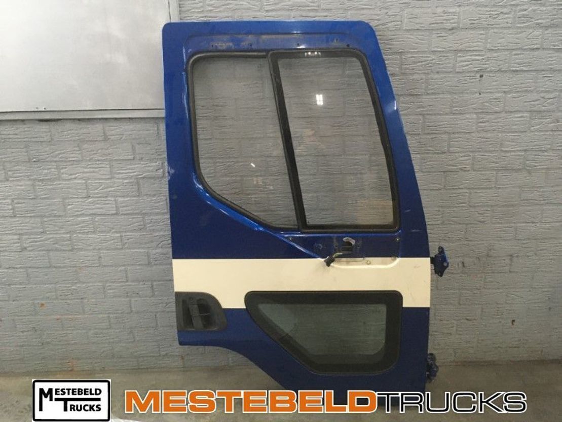 Renault D eur rechts - Cabina e interni per Camion: foto 1 Renault D eur rechts - Cabina e interni per Camion: foto 1