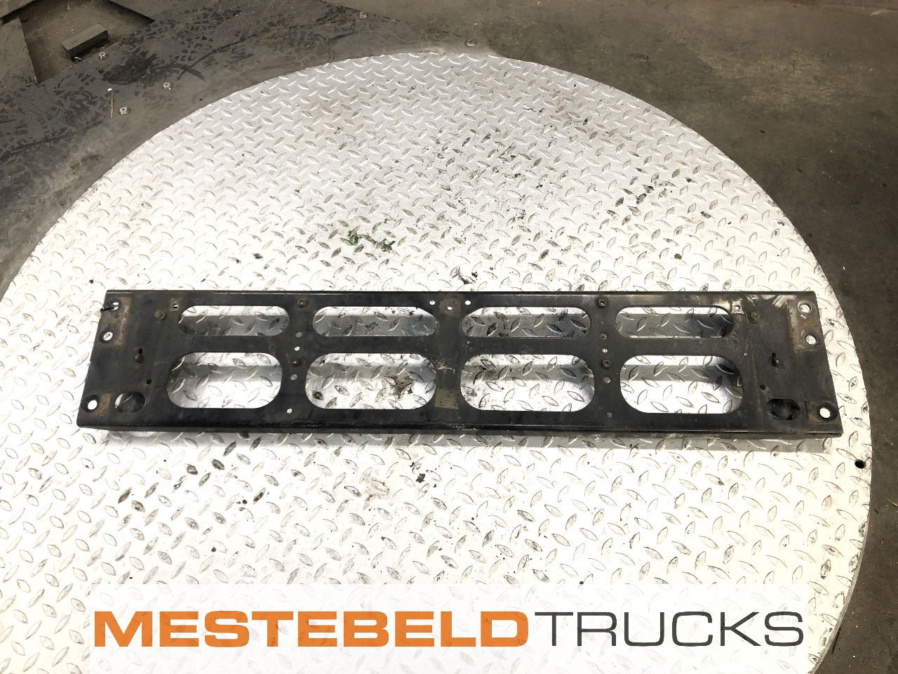 Volvo Frame ondergrille FH2 - Telaio per Camion: foto 1 Volvo Frame ondergrille FH2 - Telaio per Camion: foto 1