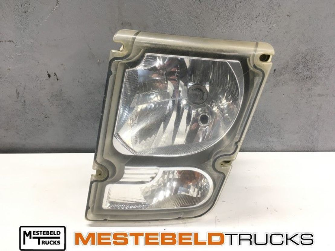Volvo Koplamp links - Fanale per Camion: foto 1 Volvo Koplamp links - Fanale per Camion: foto 1