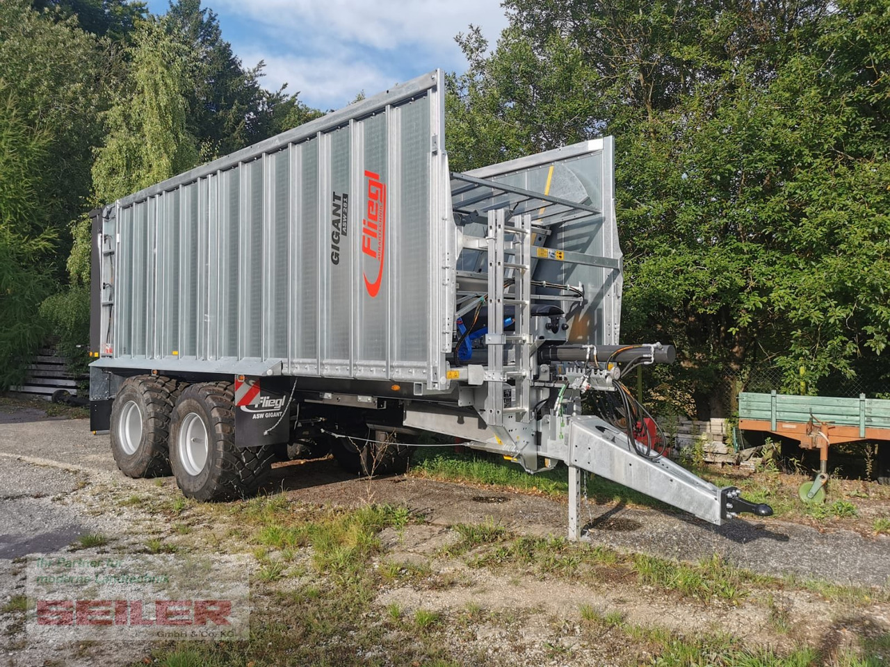 Fliegl ASW 281 GIGANT FOX 45m³ - Carro autocaricante: foto 1 Fliegl ASW 281 GIGANT FOX 45m³ - Carro autocaricante: foto 1