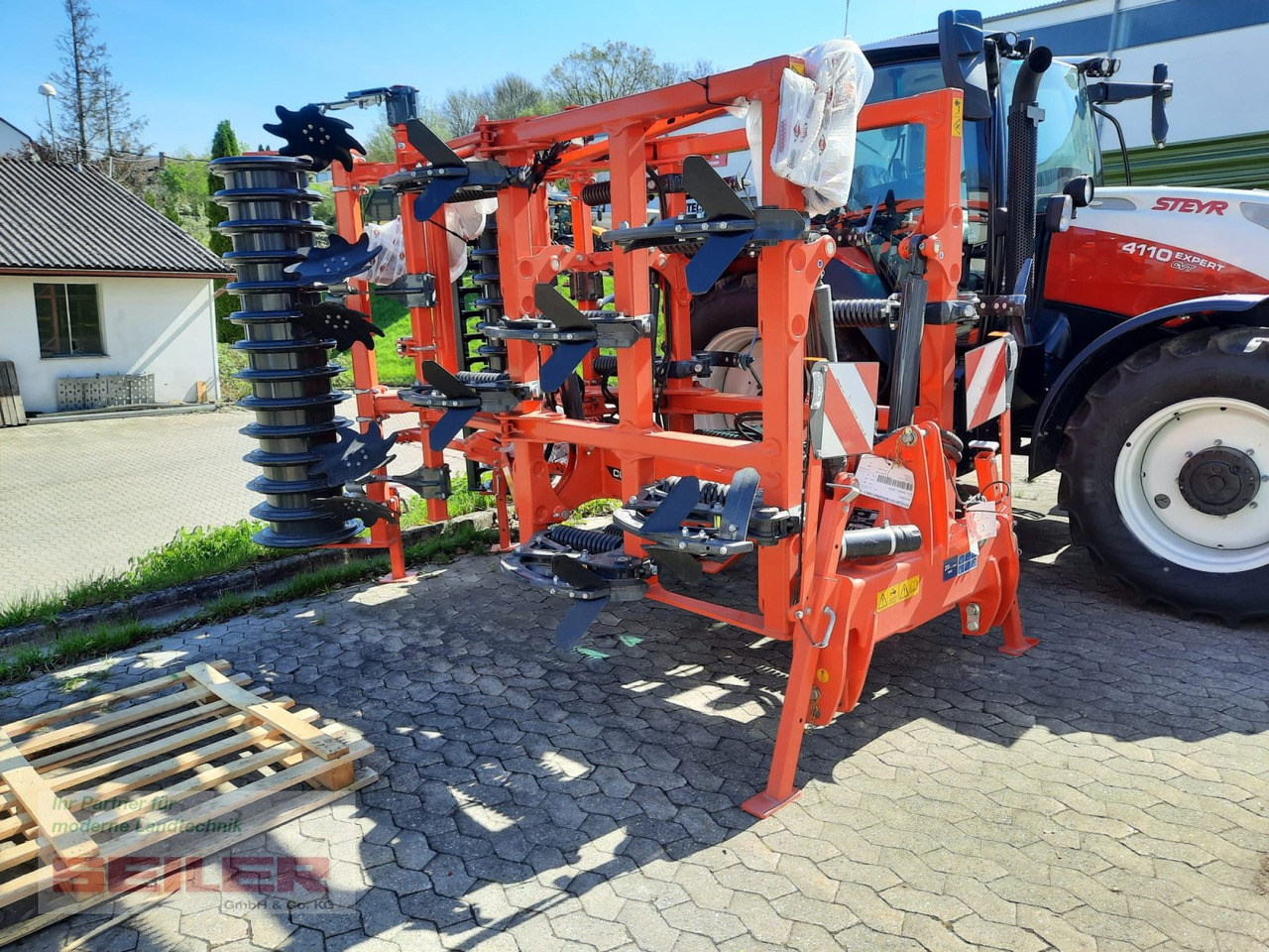 Kuhn Cultimer L 400 R NSM + T-Liner-Walze - Coltivatore: foto 1 Kuhn Cultimer L 400 R NSM + T-Liner-Walze - Coltivatore: foto 1