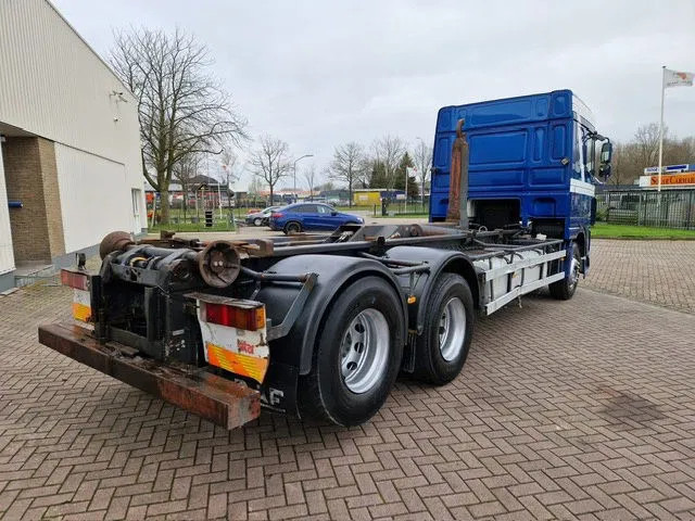 DAF XF 95.430 Euro 4 6x2 Manual-Gear - Autocarro telaio: foto 3 DAF XF 95.430 Euro 4 6x2 Manual-Gear - Autocarro telaio: foto 3