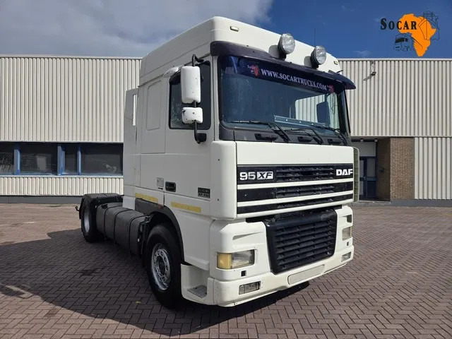 DAF XF 95.430 Manual gear Euro 3 - Trattore stradale: foto 1 DAF XF 95.430 Manual gear Euro 3 - Trattore stradale: foto 1