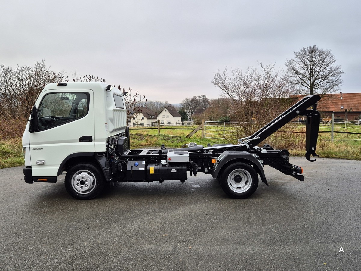 FUSO 3C15 Duonic Aut.City Abrollkipper AHK 3.5T - Autocarro scarrabile: foto 4 FUSO 3C15 Duonic Aut.City Abrollkipper AHK 3.5T - Autocarro scarrabile: foto 4